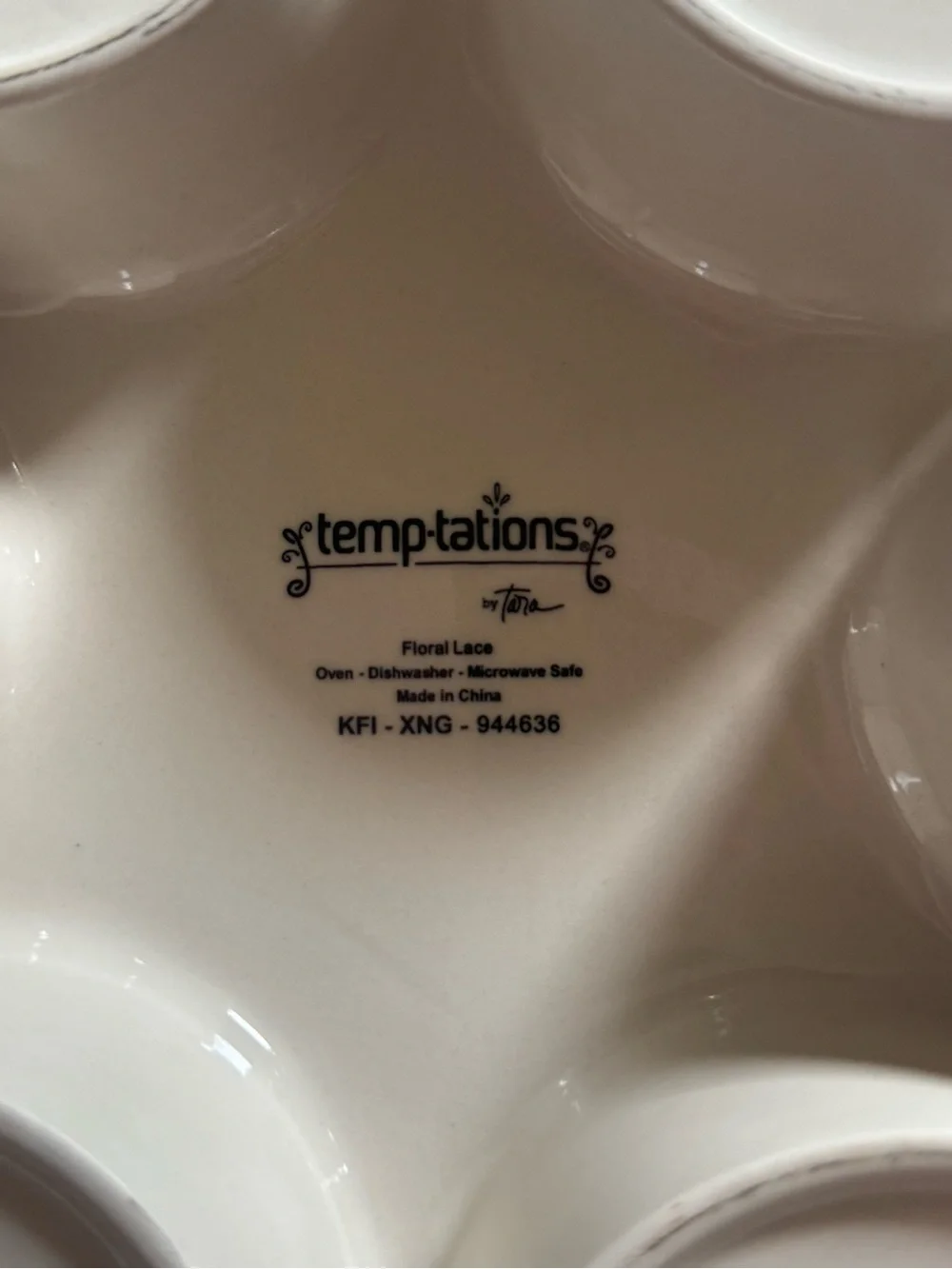 Temp-Tations Blue and Cream Floral 6-Bowl Serving Tray with Brown Handle